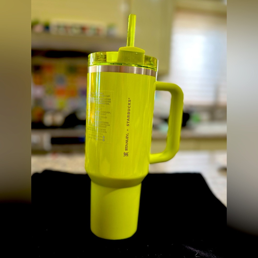 NWT STANLEY STARBUCKS SUMMER GREEN 40oz TUMBLER